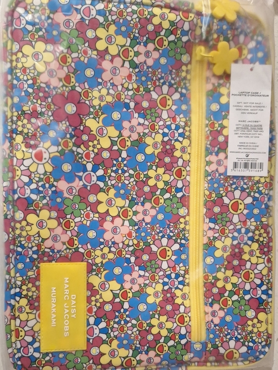 Marc Jacobs Handbags - Marc Jacobs Daisy Murakami Laptop Case